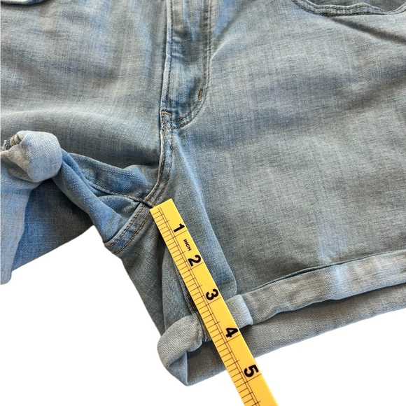 Levi’s Mid Length Denim Jean Shorts Size 31 Waist Light Wash Cotton Blend - Picture 7 of 11